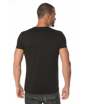 Тениска в черен цвят с джоб на каре от Gazoil