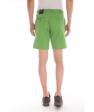 Къс панталон от Gant в зелен цвят
