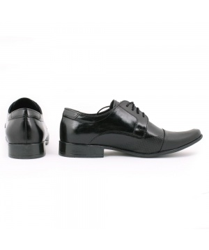 Кожени обувки в черен цвят от Zapato