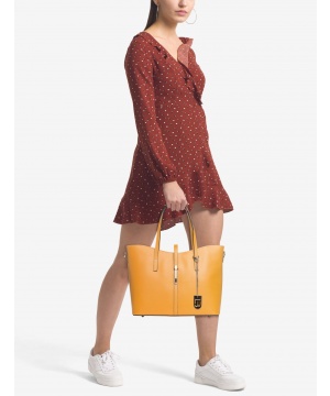 Елегантна кожена чанта в цвят горчица