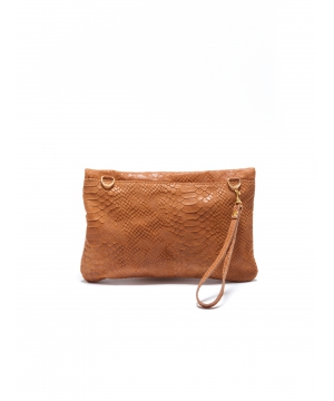 Модерна клъч чанта с ефект змийска кожа в цвят коняк