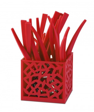 Комплект от Vialli Design с 24 прибора за хранене в червен цвят