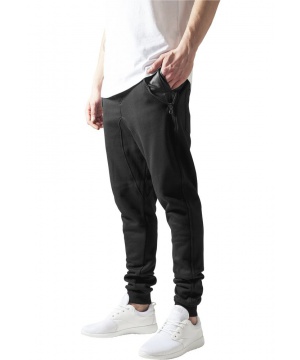 Панталон в черен цвят с кожени детайли от Urban Classics